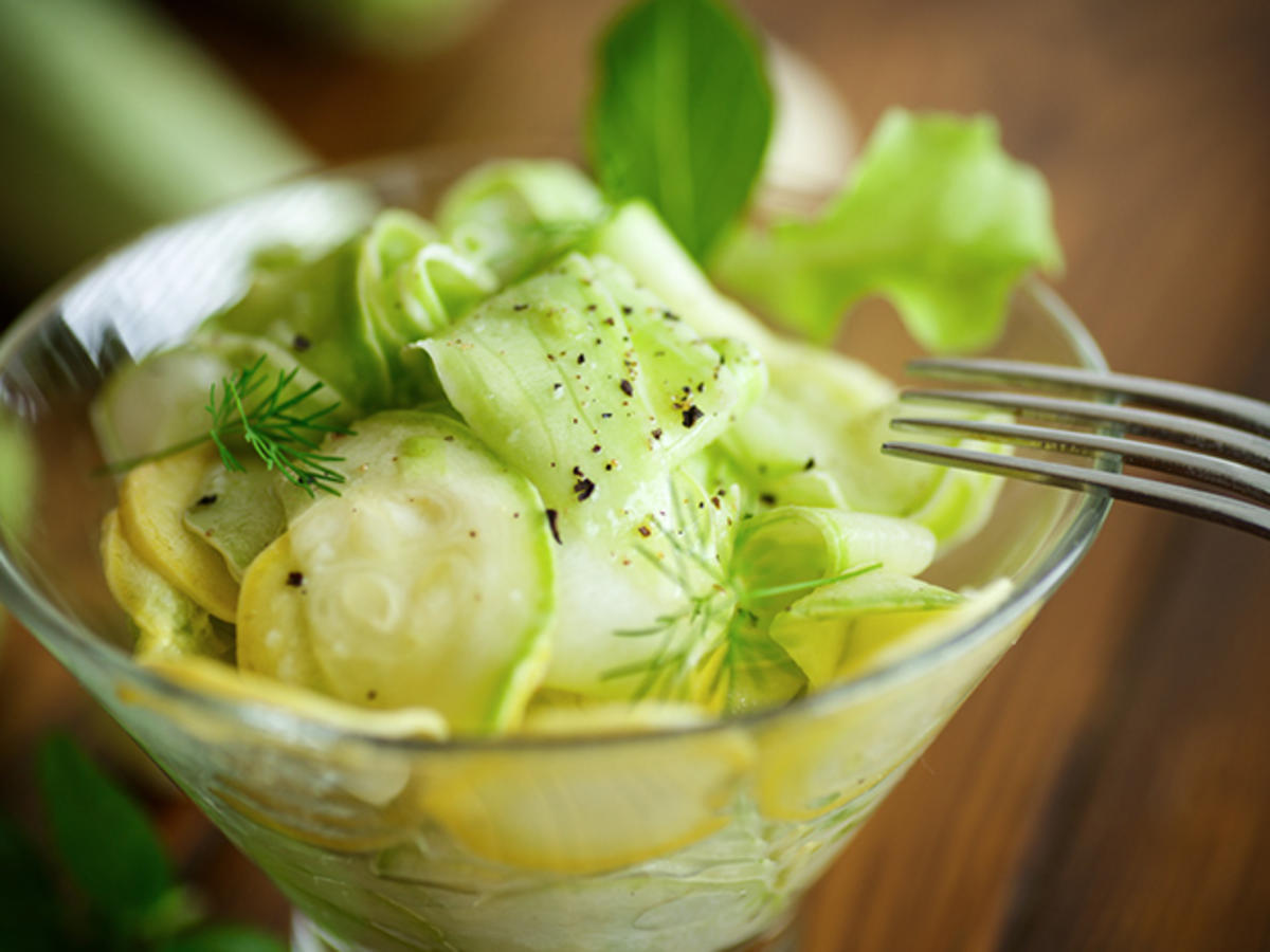 Schnellgurken / Schüttelgurken aus Zucchini - Rezept - Bild Nr. 2