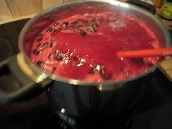 Blaubeer-Johannisbeer-Granatapfel-Konfitüre - Rezept - Bild Nr. 6
