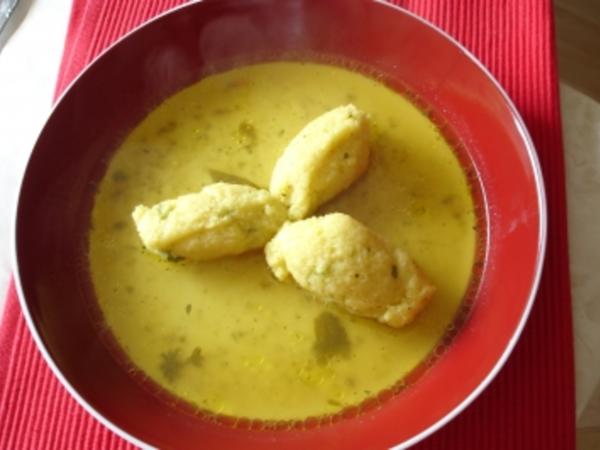 A liabe, nette, kloane Grießnockerl-Suppe - Rezept - kochbar.de