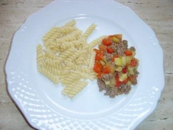 Rezept: Hackfleischsoße mit Rosmarin Hackfleischsoße mit Rosmarin - Rezept