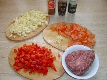 Rezept: Hackfleischsoße mit Rosmarin Bild Nr. 4 Hackfleischsoße mit Rosmarin - Rezept - Bild Nr. 4