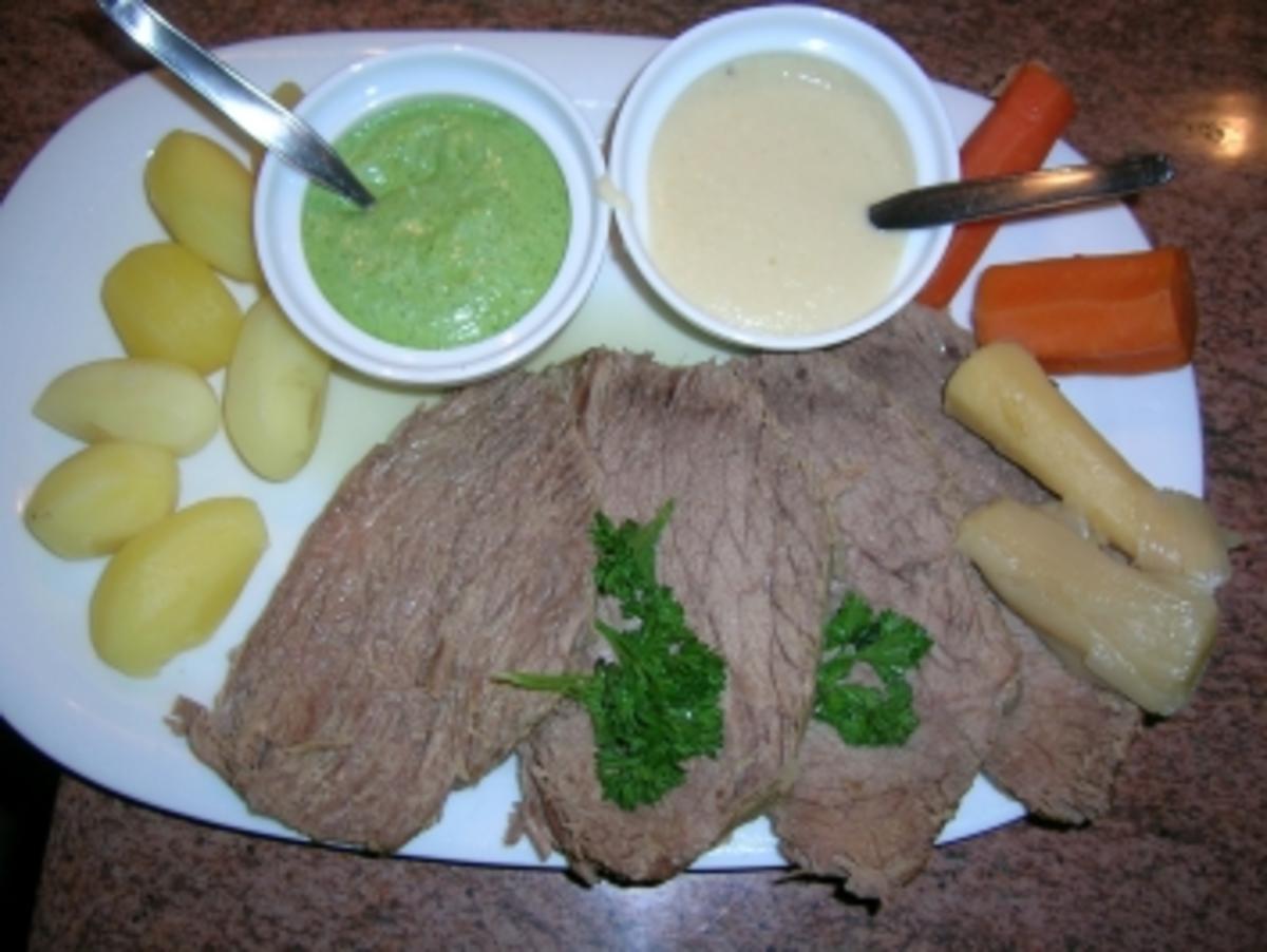 Tafelspitz mit "grie Soß" und Merrettichsauce sowie Kartoffeln - Rezept