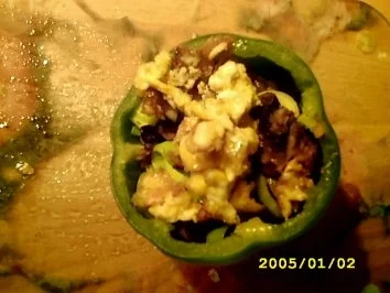 Paprika gefüllt mit Resten ausm Kühlschrank :D - Rezept