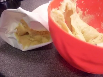 Rezept: Brandteigkrapferl mit Puddingcreme Bild Nr. 4 Brandteigkrapferl mit Puddingcreme - Rezept - Bild Nr. 4