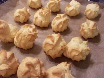 Rezept: Brandteigkrapferl mit Puddingcreme Bild Nr. 6 Brandteigkrapferl mit Puddingcreme - Rezept - Bild Nr. 6