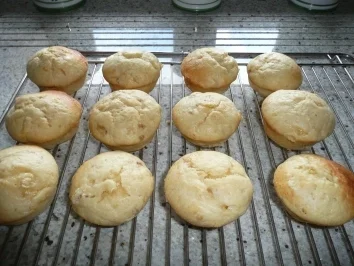 Rezept: Bananen Muffin mit Honig SahneCreme Bild Nr. 3 Bananen Muffin mit Honig SahneCreme - Rezept - Bild Nr. 3