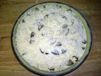 Rezept: Pflaumenkuchen mit Rum-Marzipan From 22cm Durchmesser Bild Nr. 3 Pflaumenkuchen mit Rum-Marzipan From 22cm Durchmesser - Rezept - Bild Nr. 3