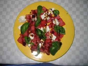 Rezept: Melone-Fetakäse-Basilikum Bild Nr. 3 Melone-Fetakäse-Basilikum - Rezept - Bild Nr. 3