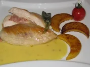 Rezept: Hรคhnchenfilet mit Provolone und Parmaschinken, an Polenta und Zitronensoรe Hรคhnchenfilet mit Provolone und Parmaschinken, an Polenta und Zitronensoรe - Rezept