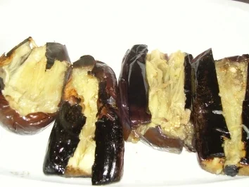 "Paputsaki me krema"-gefüllte Auberginen mit Bechamel - Rezept - Bild Nr. 2