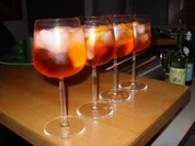 Sekt Cocktail mit Piquante-Früchten - Rezept