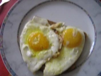 Spinat-Cambozola mit Spiegeleibrot - Rezept - Bild Nr. 6