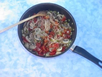 Rezept: Hähnchenstreifen in Gemüsesauce Bild Nr. 2 Hähnchenstreifen in Gemüsesauce - Rezept - Bild Nr. 2