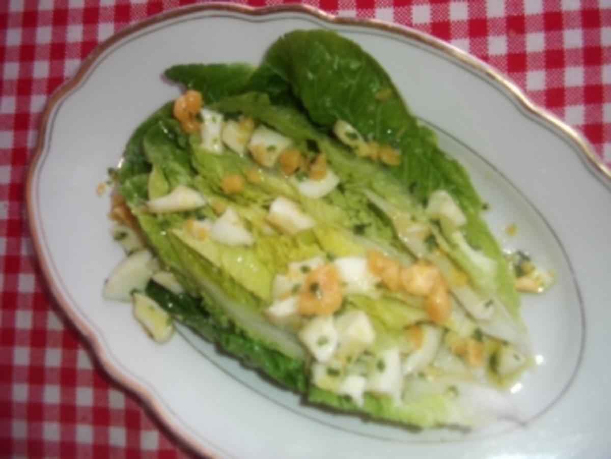 Römersalat mit Ei-Vinaigrette - Rezept