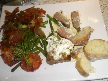 Lammlachse mit grünen Bohnen und Ziegenfrischkäse - Rezept