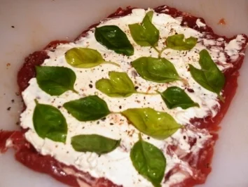 Gefülltes Schweinefilet mit Kartoffelspalten - Rezept - Bild Nr. 3