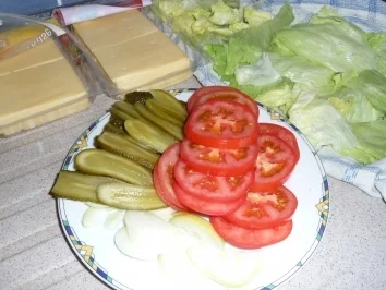 Rezept: Mega-Burger Bild Nr. 3 Mega-Burger - Rezept - Bild Nr. 3