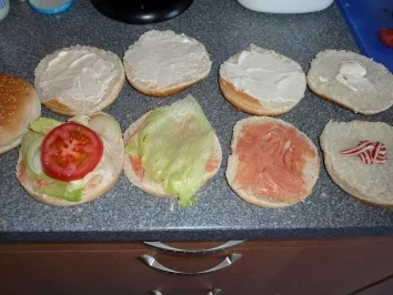 Rezept: Mega-Burger Bild Nr. 4 Mega-Burger - Rezept - Bild Nr. 4