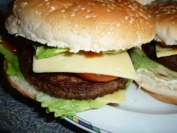 Rezept: Mega-Burger Bild Nr. 7 Mega-Burger - Rezept - Bild Nr. 7