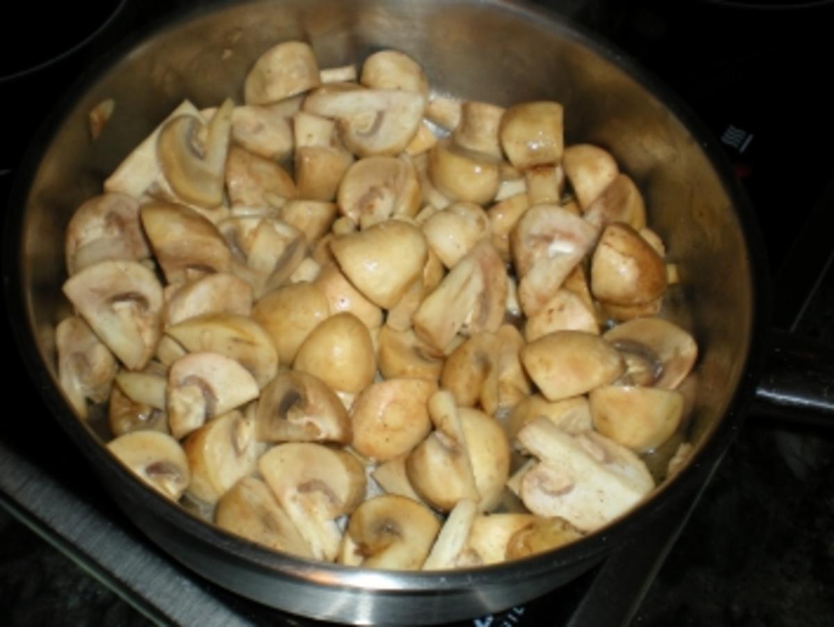 NUDELN: Champignons in Gorgonzola-Eiersauce - Rezept - Bild Nr. 2