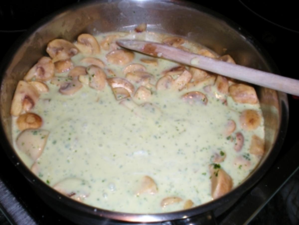 NUDELN: Champignons in Gorgonzola-Eiersauce - Rezept - Bild Nr. 3