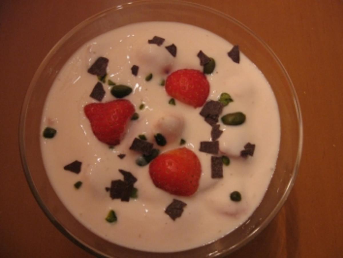 Buttermilch-Fitness-Dessert mit Erdbeeren - Rezept - Bild Nr. 2
