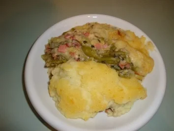 Bohnen und Schinken mit einer Decke aus Kartoffelpüree - Rezept