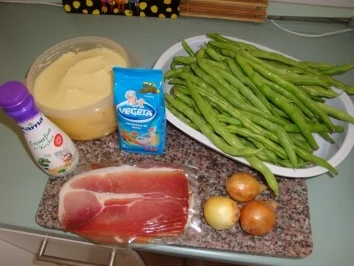 Bohnen und Schinken mit einer Decke aus Kartoffelpüree - Rezept - Bild Nr. 2