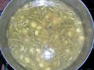 Frische grüne Bohnensuppe mit Würstchen - Hausmannskost - - Rezept