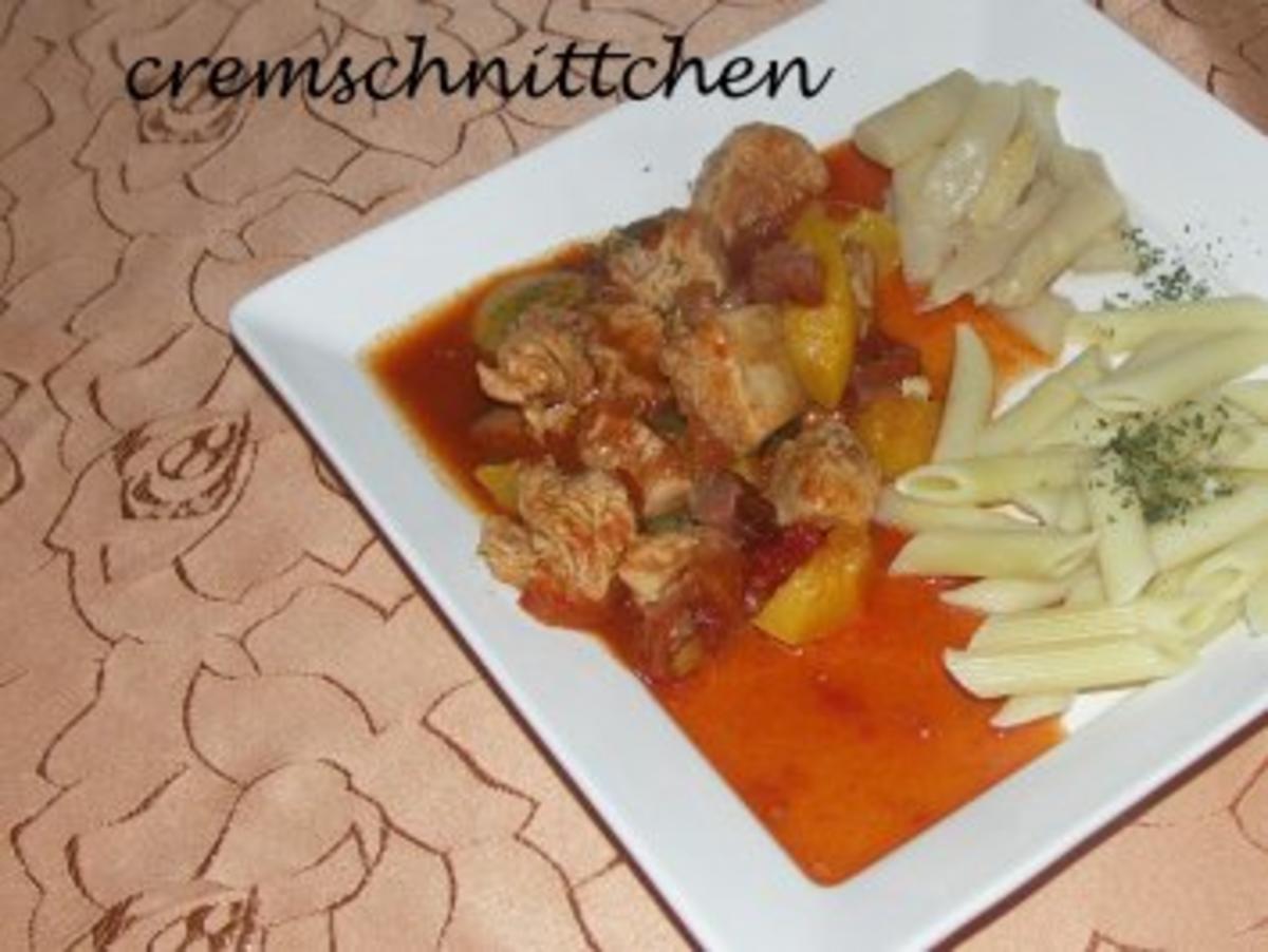 Putengulasch mit Putenbrust und Pizzatomaten - Rezept mit Bild - kochbar.de