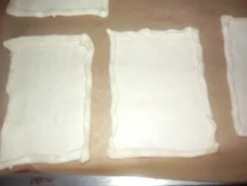 Rezept: Blätterteigteile mit Pudding und Apfel Bild Nr. 2 Blätterteigteile mit Pudding und Apfel - Rezept - Bild Nr. 2