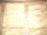 Blätterteigteile mit Pudding und Apfel - Rezept