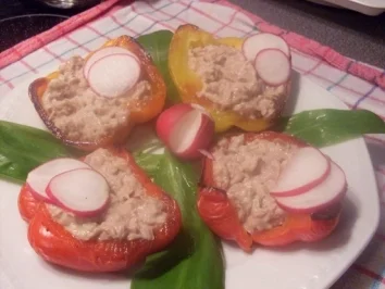 Paprikaschoten gefüllt mit Thunfischcreme - Rezept