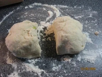 Flammkuchen mit Kantenschinken - Rezept - Bild Nr. 7