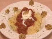 "Boeuf Rouge" Lammgehacktes mit Spaghetti und Spinatsalat - Rezept