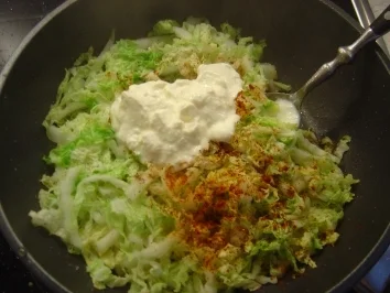 Rezept: "Flachland-Tiroler"-Schnitzel mit Chinakohl, Bacon. Käse und Tomate... Bild Nr. 4 "Flachland-Tiroler"-Schnitzel mit Chinakohl, Bacon. Käse und Tomate... - Rezept - Bild Nr. 4