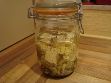 Rezept: Abendbrot - Camembert mariniert Bild Nr. 2 Abendbrot - Camembert mariniert - Rezept - Bild Nr. 2