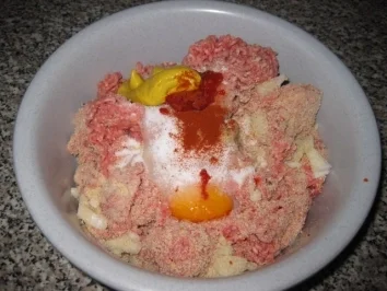 Rezept: Schmorgurkenpfanne mit Hackbällchen und Kartoffelpüree... Bild Nr. 2 Schmorgurkenpfanne mit Hackbällchen und Kartoffelpüree... - Rezept - Bild Nr. 2