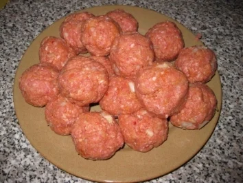 Rezept: Schmorgurkenpfanne mit Hackbällchen und Kartoffelpüree... Bild Nr. 3 Schmorgurkenpfanne mit Hackbällchen und Kartoffelpüree... - Rezept - Bild Nr. 3