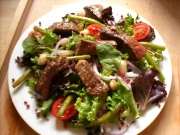 Rezept: Schlemmersalat mit Rinderfiletstreifen Bild Nr. 2 Schlemmersalat mit Rinderfiletstreifen - Rezept - Bild Nr. 2