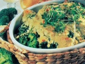Rezept: Broccoli mit Käsehaube Broccoli mit Käsehaube - Rezept