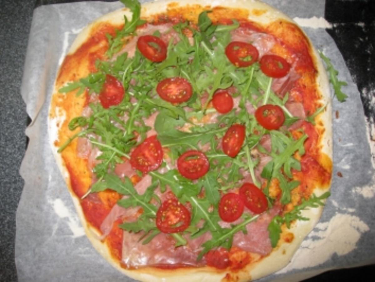 Pizza Crudo e Rucola (...e Grana) - Rezept