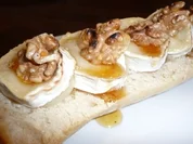 Ziegenkäse-Walnuß-Baguette - Rezept