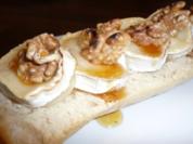 Ziegenkäse-Walnuß-Baguette - Rezept