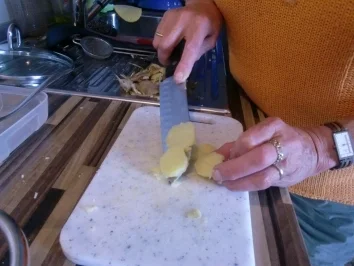 Mama Helga's warmer "Speckkartoffelsalat" - Rezept - Bild Nr. 6