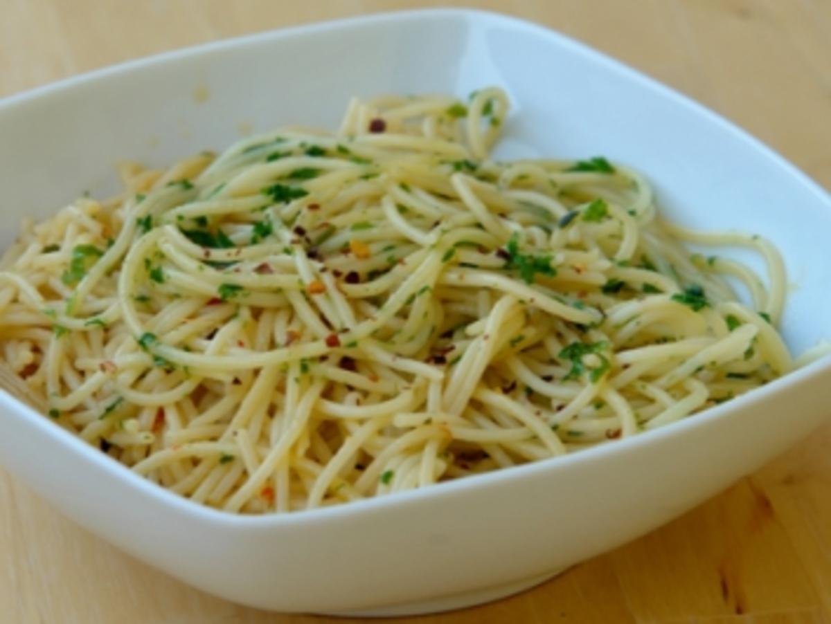 Spaghetti mit Knoblauch(Aglio e olio ) - Rezept