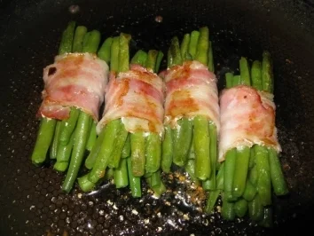 Lammrückenfilet mit Oliven-Knoblauchkruste  & Lavendelbutterjus - Rezept - Bild Nr. 6