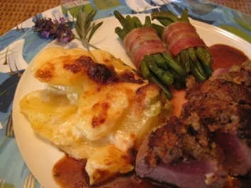 Lammrückenfilet mit Oliven-Knoblauchkruste  & Lavendelbutterjus - Rezept - Bild Nr. 9