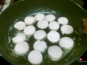 Rezept: Wutzeschnissjer mit Gereeschte Bild Nr. 3 Wutzeschnissjer mit Gereeschte - Rezept - Bild Nr. 3