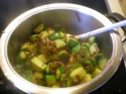 Zucchini Zwiebel Gemüse als Beilage - Rezept